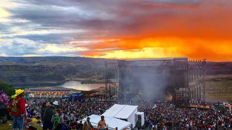 Sunsets at Paraidsio at the Gorge Amphitheatre